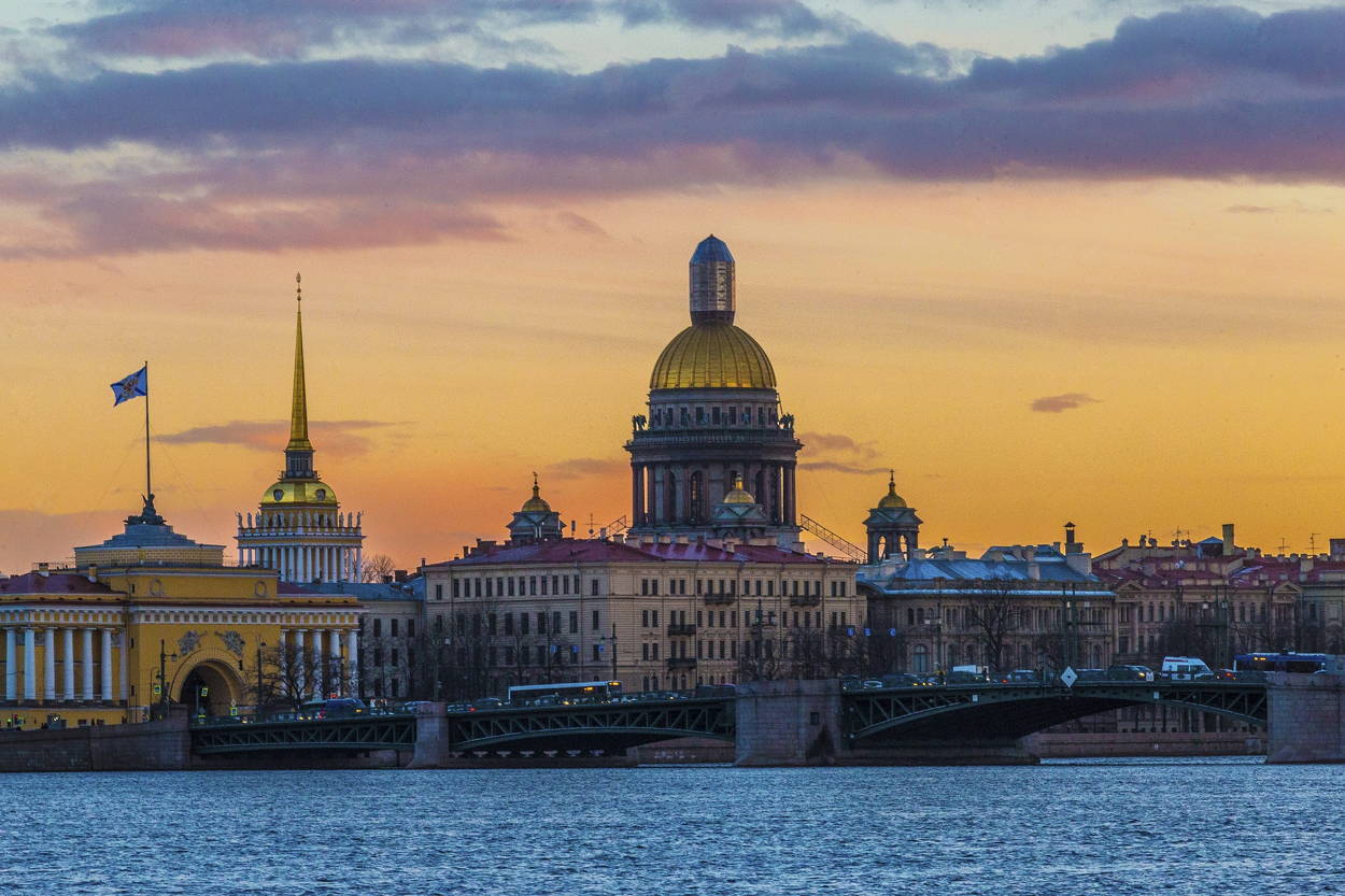 Салют на день ВМФ и обзорная экскурсия по Петербургу